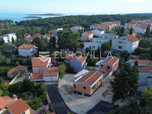 Haus zum Kauf 495.000 € 4 Zimmer 257 m² Premantura Premantura