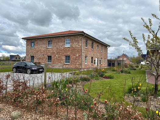 Wohnung zur Miete 900 € 3 Zimmer 81,5 m² Geschoss 1/2 frei ab 01.08.2026 Tönning 25832