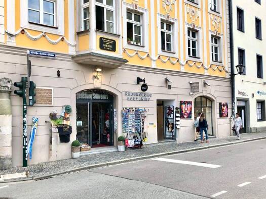 Laden zum Kauf 305.000 € 82 m² Verkaufsfläche Innenstadt Regensburg 93047