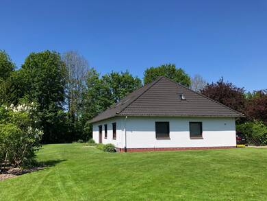 Einfamilienhaus zum Kauf provisionsfrei 289.000 € 6,5 Zimmer 166 m² 1.676 m² Grundstück Breslauer Straße 19 Brunsbüttel 25541