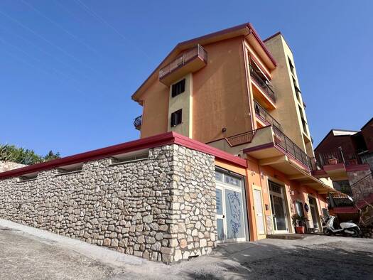Praxisfläche zum Kauf 695.000 € 2 Zimmer 300 m² Bürofläche San Lucido 87038