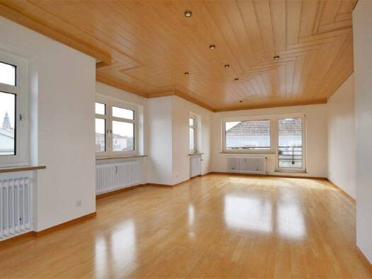 Wohnung zur Miete 820 € 4 Zimmer 118 m² 3. Geschoss frei ab 01.01.2026 Coburg 96450