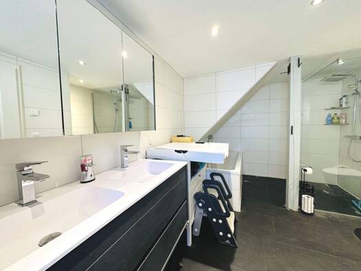 Einfamilienhaus zum Kauf 259.000 € 8 Zimmer 160 m² 791 m² Grundstück frei ab sofort Böttigheim Neubrunn 97277