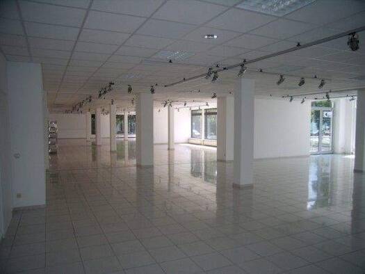 Laden zur Miete 10 Zimmer 749 m² Verkaufsfläche teilbar ab 654 m² Kasernenviertel Regensburg 93053