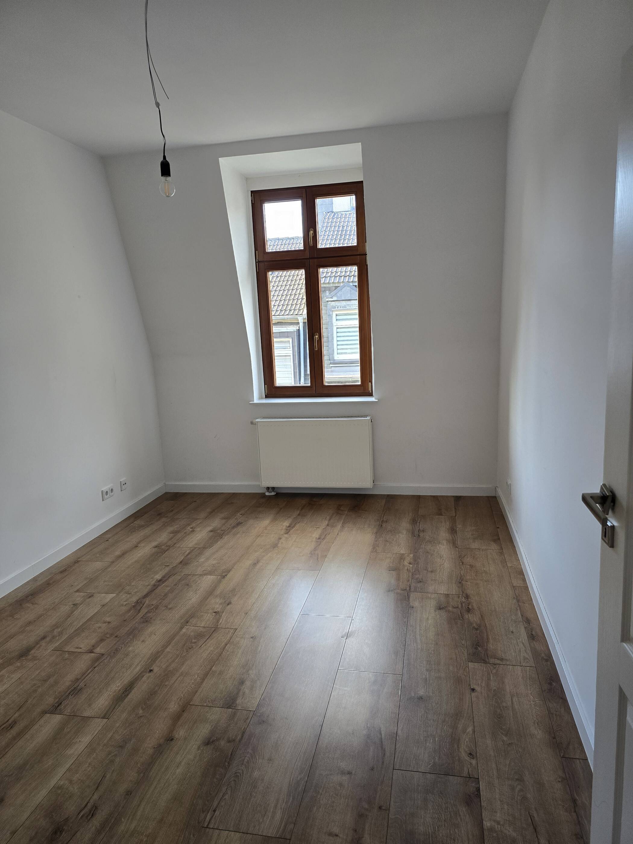 Charmante 4-Zimmer-Dachgeschosswohnung in Wuppertal – Buchenstraße 40, 42119 Wuppertal – Vorschaubild 5