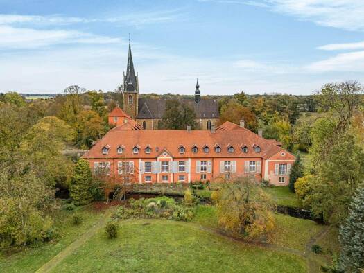 Schloss zum Kauf 999.000 € 60 Zimmer 2.000 m² 18.796 m² Grundstück Rieste 49597