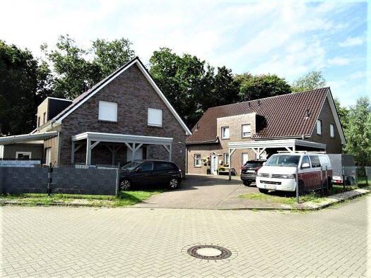 Doppelhaushälfte zum Kauf als Kapitalanlage geeignet 619.000 € 8 Zimmer 205 m² 405 m² Grundstück Ramsloh Saterland 26683