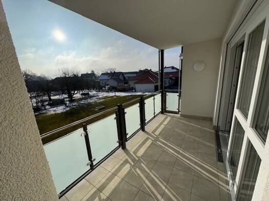 Wohnung zur Miete 990 € 3 Zimmer 92 m² Geschoss 1/3 frei ab sofort Pfarrer-Stirner-Straße 4 a Kirchham 94148