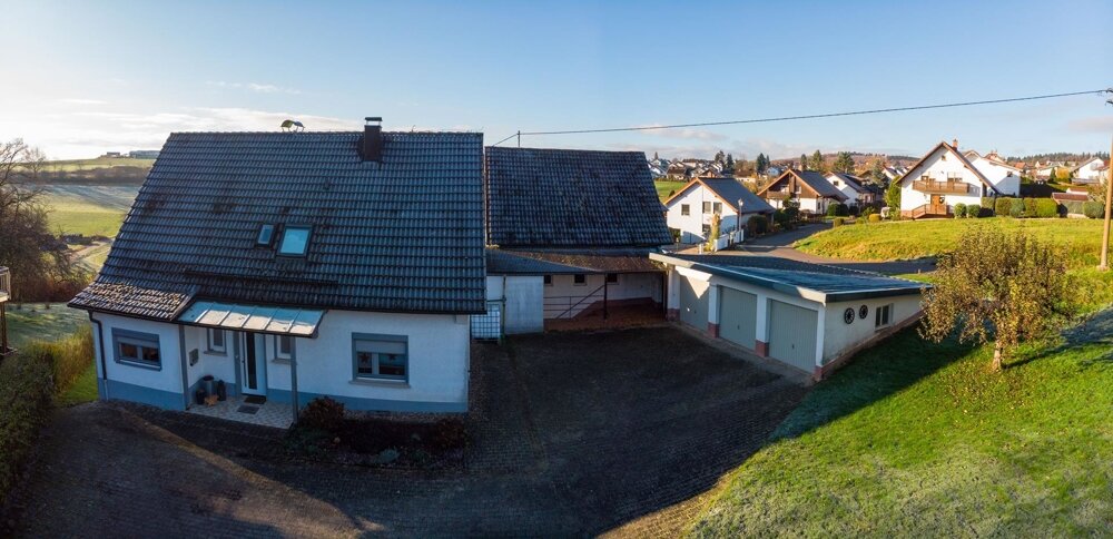 Einfamilienhaus zum Kauf 465.000 € 7 Zimmer 136 m²<br/>Wohnfläche 2.102 m²<br/>Grundstück Fahrenbach Fahrenbach 74864