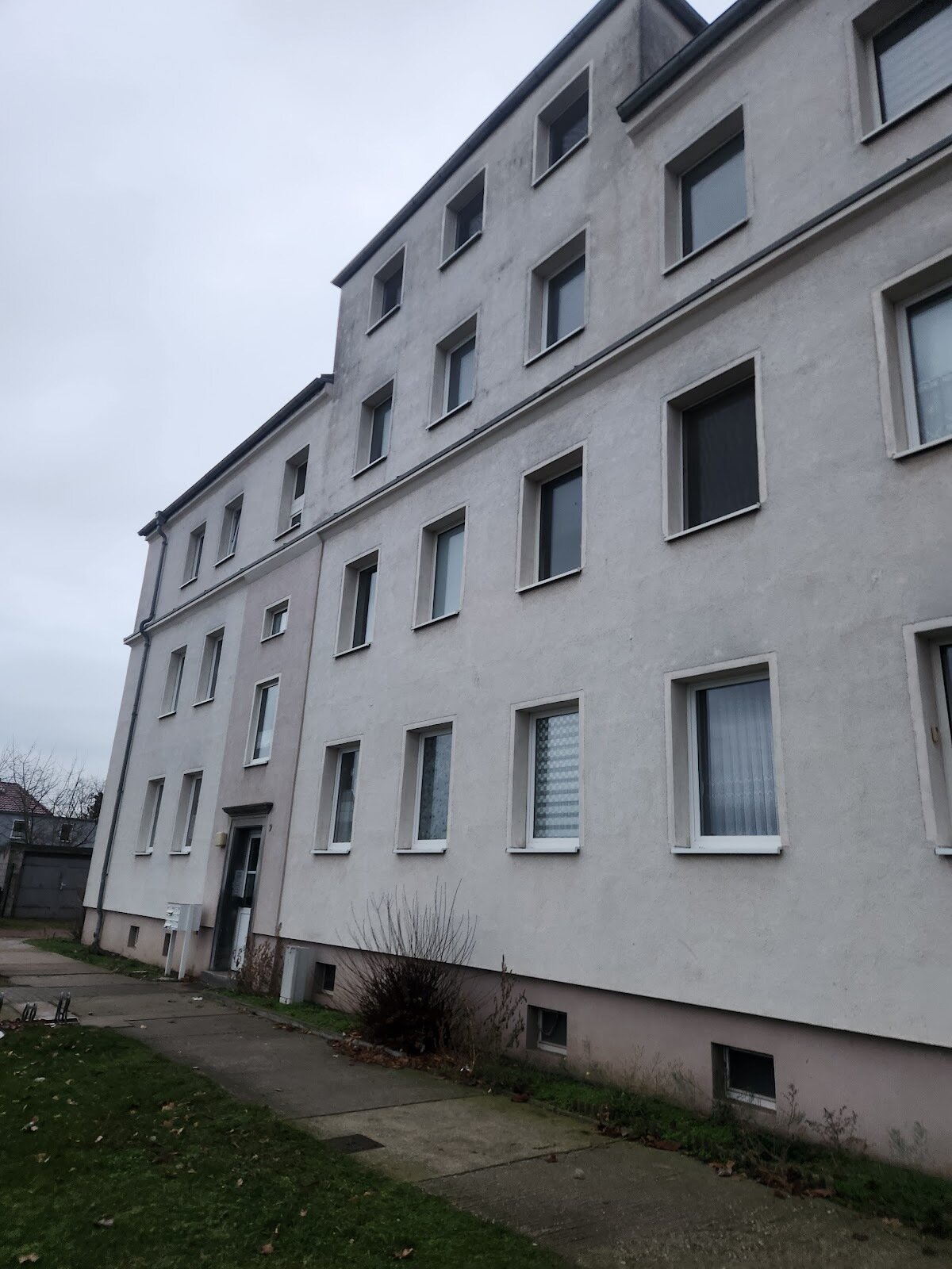 Wohnung zur Miete 479 € 4 Zimmer 79 m²<br/>Wohnfläche 3.<br/>Geschoss 01.01.2025<br/>Verfügbarkeit Oststr. 9 Piesteritz Lutherstadt Wittenberg 06886