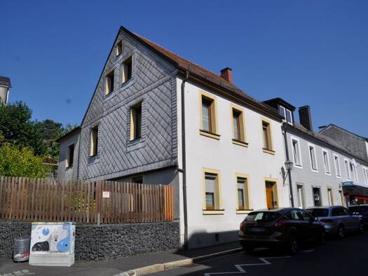 Einfamilienhaus zum Kauf 259.000 € 5 Zimmer 154 m² 392 m² Grundstück frei ab sofort Marktredwitz 95615
