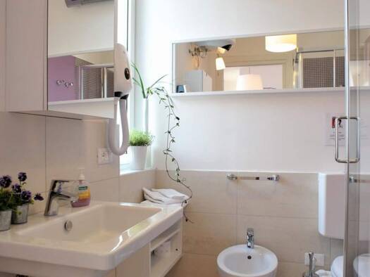 Wohnung zur Miete 976 € 2 Zimmer 40 m² Geschoss 1/3 frei ab sofort Milbertshofen-Am Hart München 80809