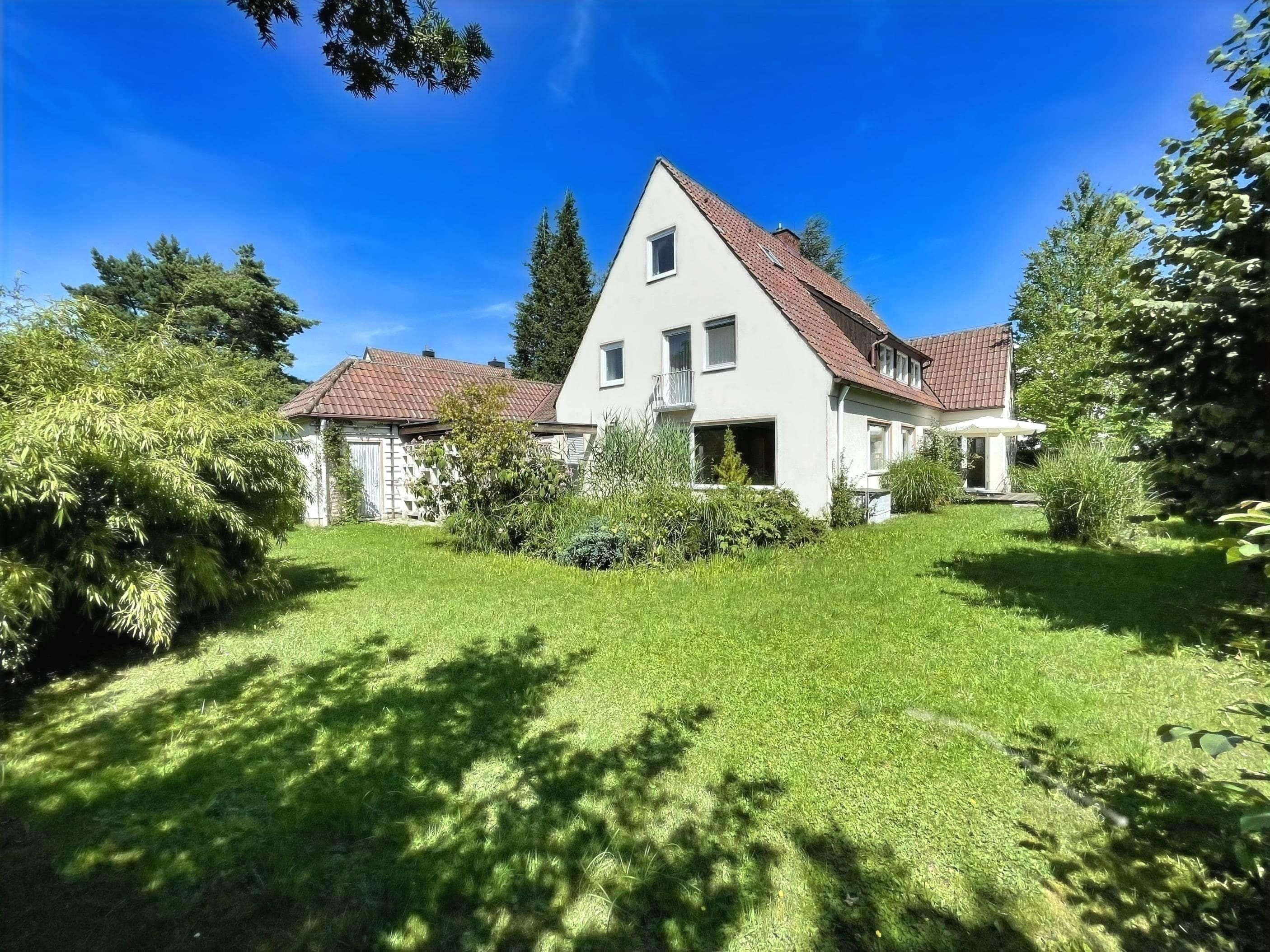 Mehrfamilienhaus zum Kauf 630.000 € 8 Zimmer 243 m²<br/>Wohnfläche 1.213 m²<br/>Grundstück ab sofort<br/>Verfügbarkeit Neugablonz Kaufbeuren 87600