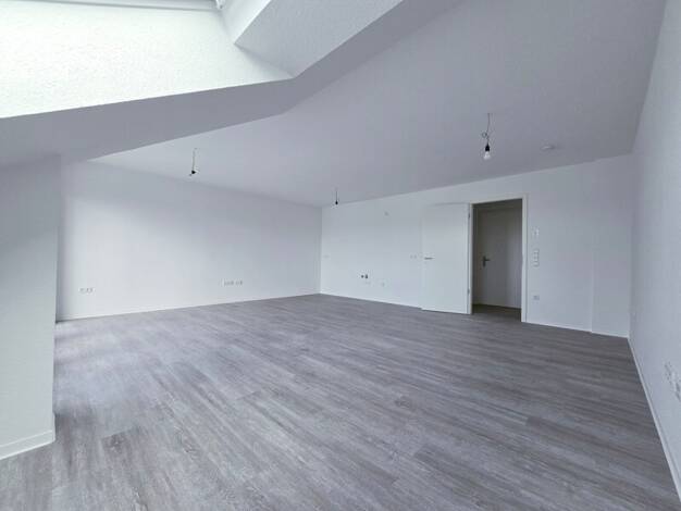 Wohnung zur Miete 976 € 2 Zimmer 67,3 m² Dachgeschoss Odenthaler Weg 17 Wersten Düsseldorf 40591