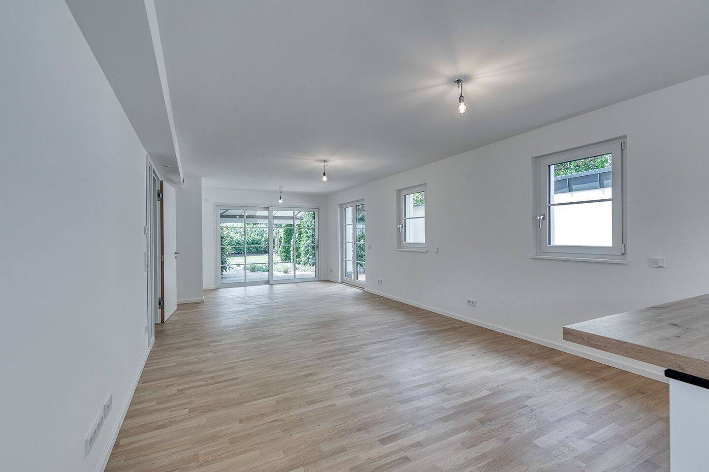 ***Exklusive 3-Zimmer Gartenwohnung mit Hobbyraum in München Solln*** – München – Vorschaubild 2