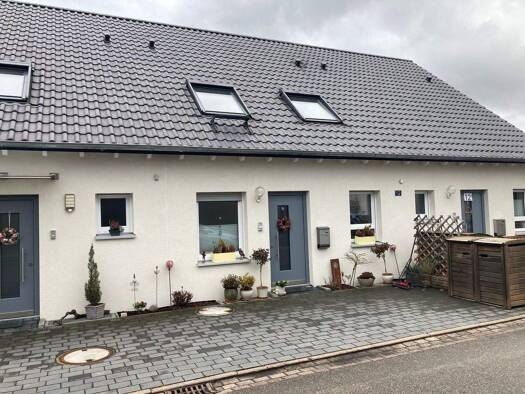 Haus zur Miete 1.500 € 4 Zimmer 142 m² 207 m² Grundstück frei ab 01.06.2026 Oberderdingen 75038