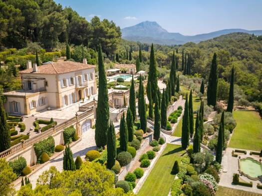 Einfamilienhaus zum Kauf 15.000.000 € 13 Zimmer 600 m² 31.000 m² Grundstück Pont de l'Arc Aix-en-Provence 13100
