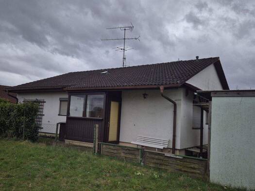 Bungalow zum Kauf 448.000 € 6 Zimmer 98 m² 695 m² Grundstück Jestetten 79798