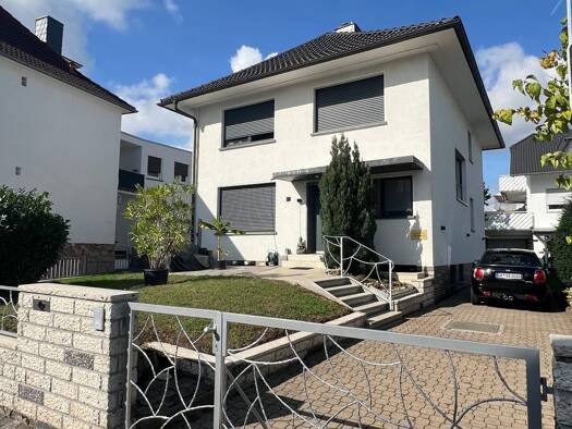 Einfamilienhaus zur Miete 2.100 € 4,5 Zimmer 140 m² 208 m² Grundstück frei ab 01.01.2027 Urberach Rödermark 63322