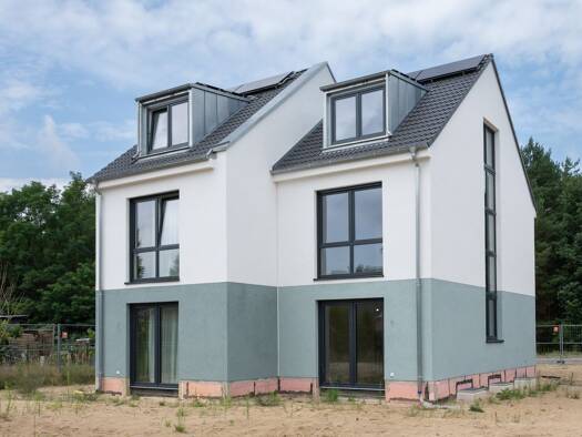 Doppelhaushälfte zur Miete - Erstbezug 1.950 € 4 Zimmer 125 m² 249,9 m² Grundstück frei ab 01.04.2026 Hohenbinde Erkner 15537