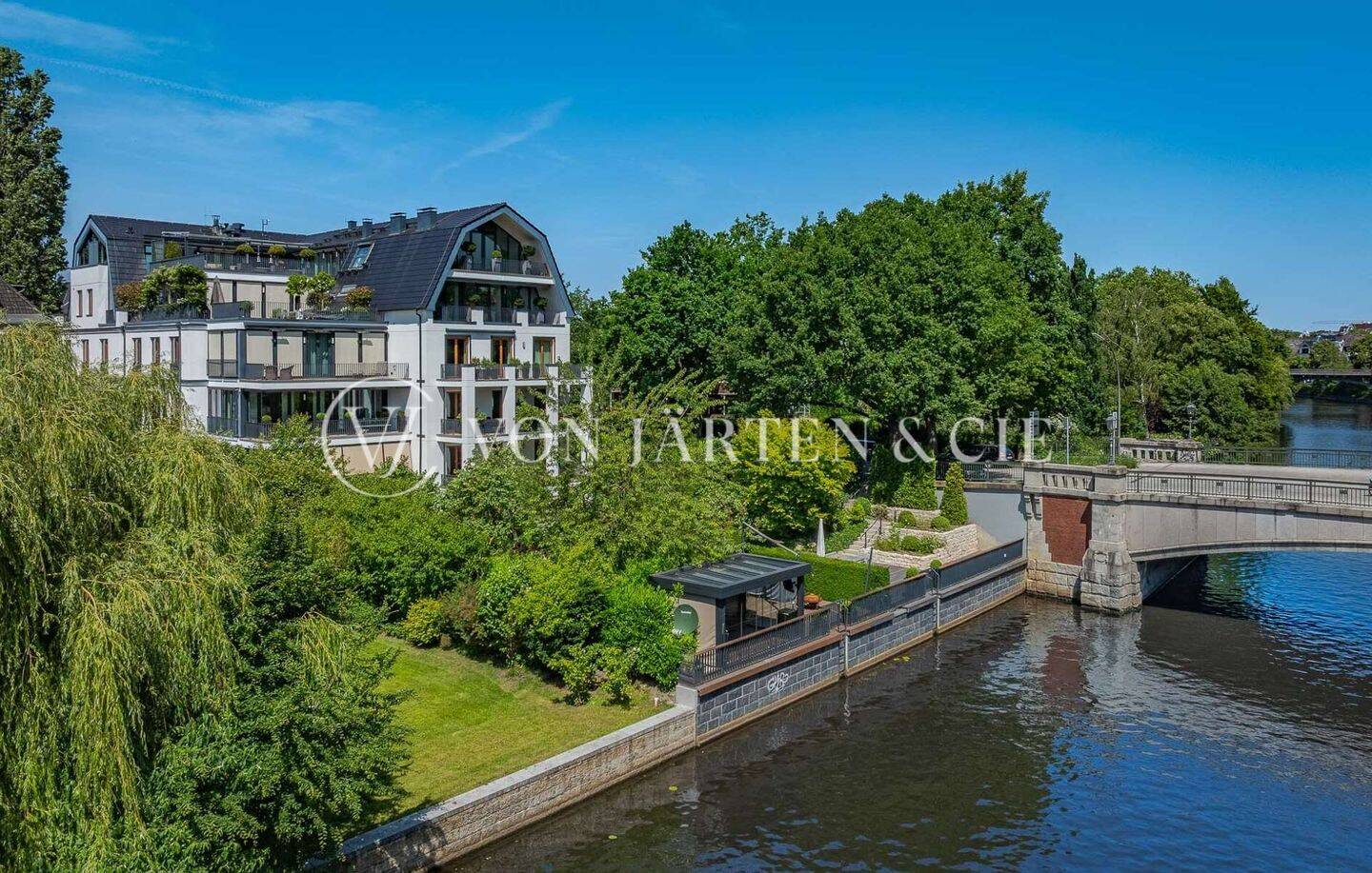 Property thumbnail 2