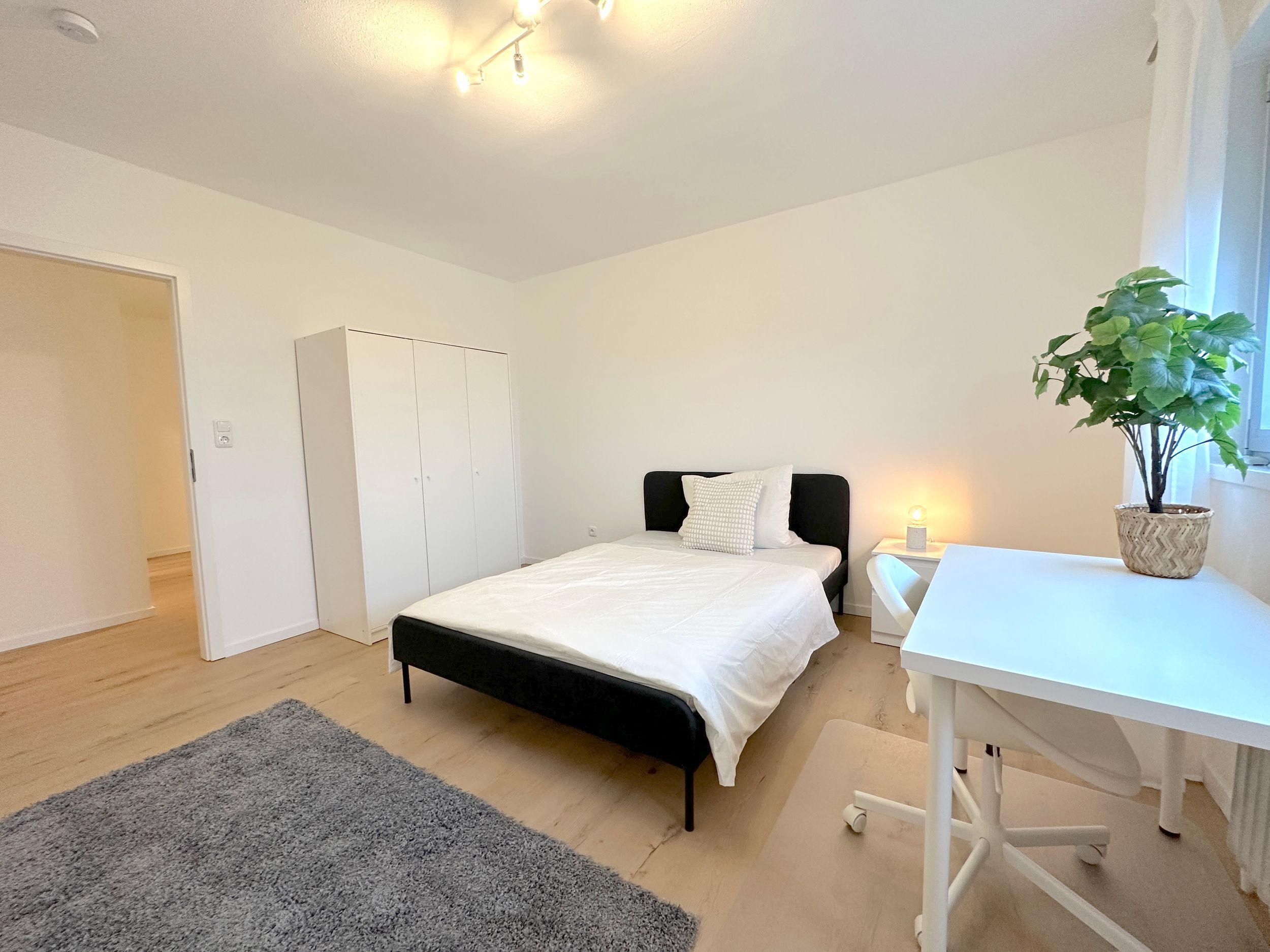 Wohnung zur Miete 530 € 7 Zimmer 16 m²<br/>Wohnfläche 12.<br/>Geschoss ab sofort<br/>Verfügbarkeit Raimundstraße 100 Dornbusch Frankfurt am Main 60320