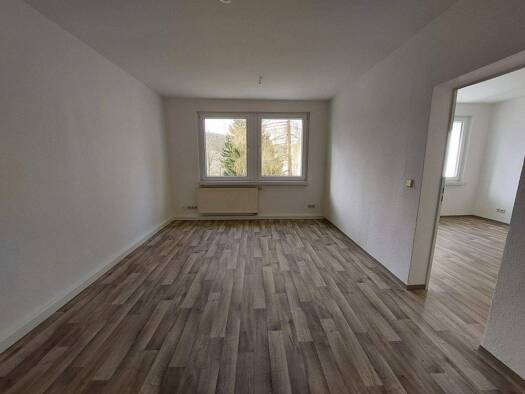 Wohnung zur Miete 293 € 2 Zimmer 46,6 m² 3. Geschoss frei ab 15.12.2025 Leonhard-Frank-Straße 40 Suhl 98529