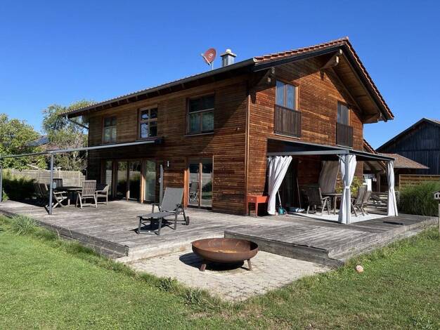 Einfamilienhaus zum Kauf provisionsfrei 1.150.000 € 6 Zimmer 190 m² 1.064 m² Grundstück Hassmoning Traunreut 83301