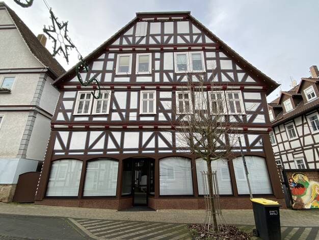 Haus zum Kauf 120.000 € 13 Zimmer 320 m² 396 m² Grundstück Naumburg Naumburg 34311