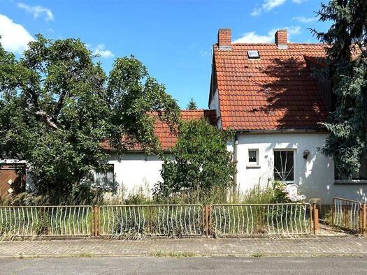 Doppelhaushälfte zum Kauf 93.500 € 5 Zimmer 110 m² 700 m² Grundstück Zschornewitz 06772