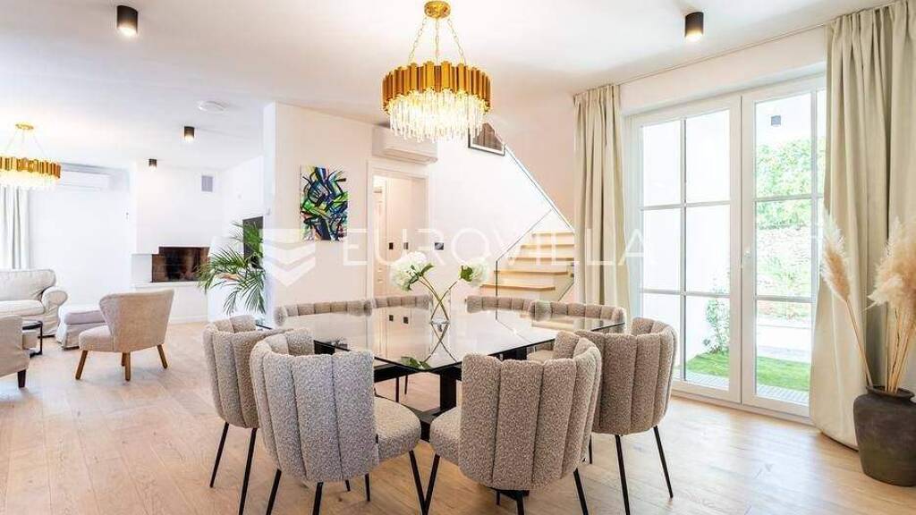 Haus zur Miete 3.000 € 8 Zimmer 433 m² Razanj Rogoznica 22203