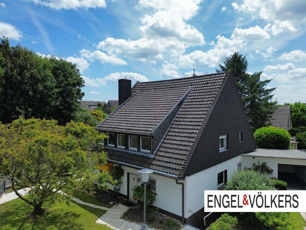 Einfamilienhaus zum Kauf 650.000 € 8 Zimmer 201 m²<br/>Wohnfläche 679 m²<br/>Grundstück ab sofort<br/>Verfügbarkeit Willich Willich 47877