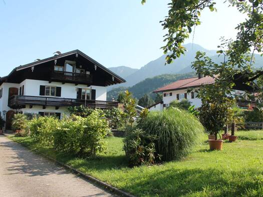 Haus zum Kauf 1.500.000 € 10 Zimmer 340 m² 1.574 m² Grundstück Unterwössen 83246