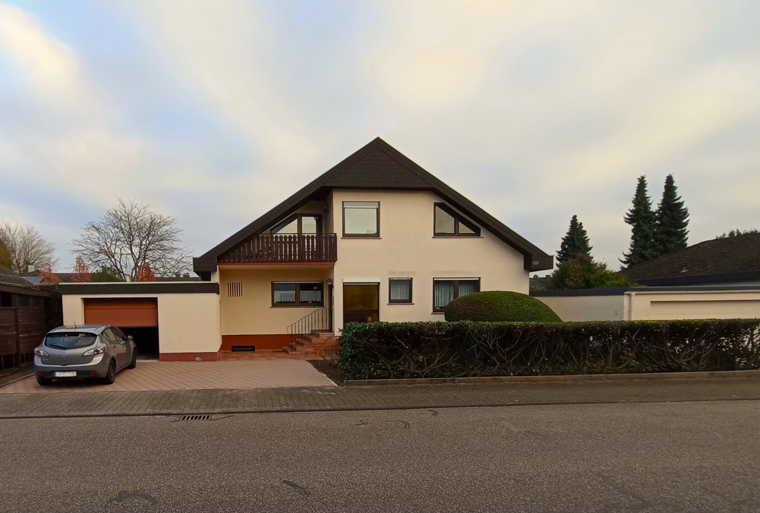 Einfamilienhaus zum Kauf 870.000 € 6 Zimmer 240 m²<br/>Wohnfläche 845 m²<br/>Grundstück 01.10.2025<br/>Verfügbarkeit Wörth Wörth am Rhein 76744