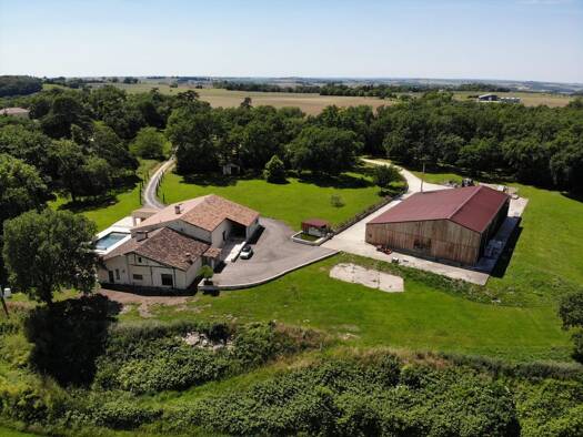 Haus zum Kauf 1.100.000 € 429 m² 25.400 m² Grundstück Nord Condom 32100