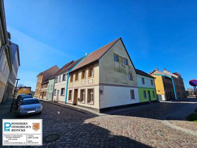 Mehrfamilienhaus zum Kauf provisionsfrei 279.000 € 16 Zimmer 435 m² 726 m² Grundstück frei ab sofort Heilig-Geist-Straße 8 Anklam Anklam 17389