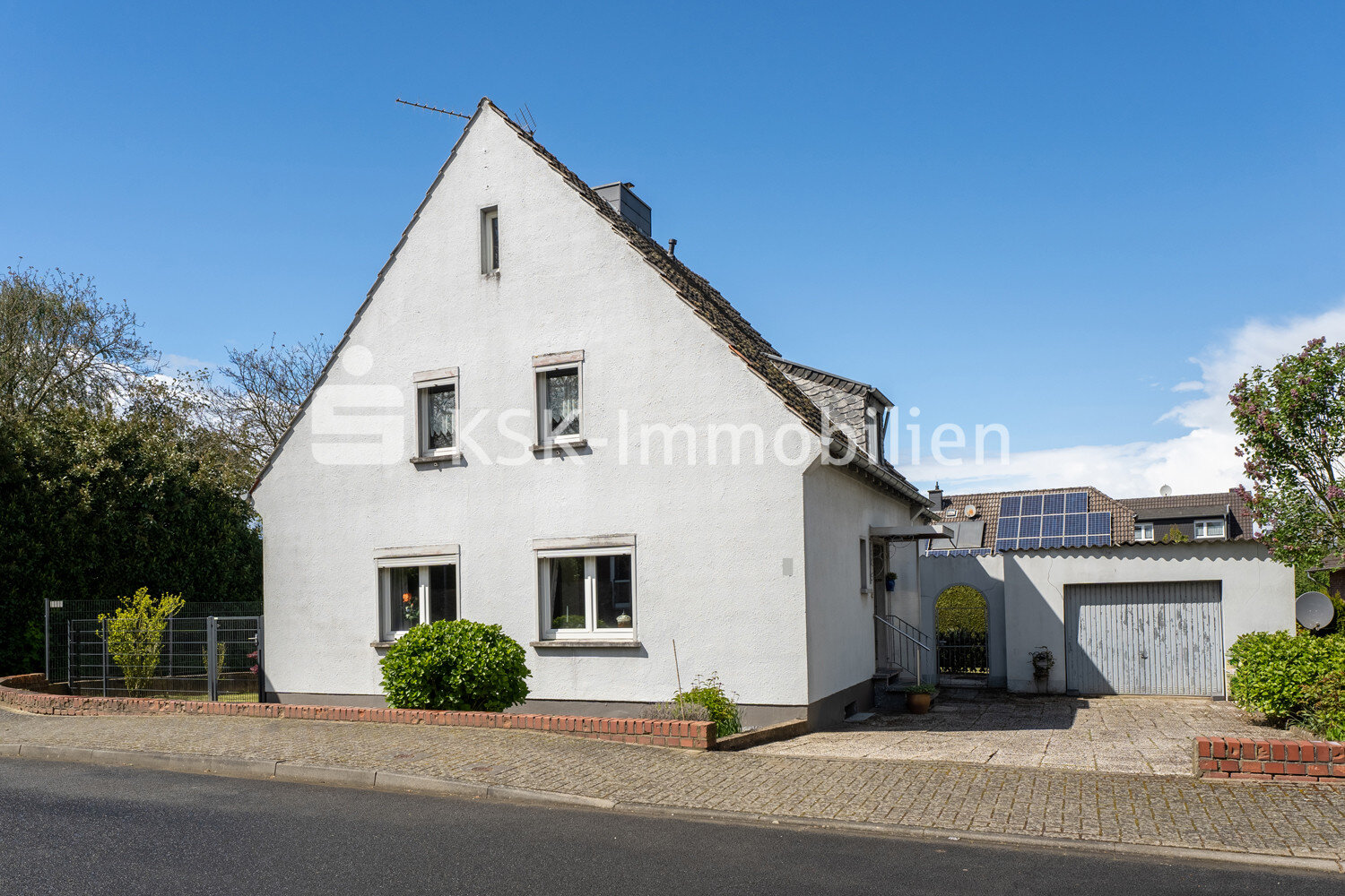 Einfamilienhaus zum Kauf 199.000 € 5 Zimmer 120 m²<br/>Wohnfläche 561 m²<br/>Grundstück Lindern Geilenkirchen / Lindern 52511