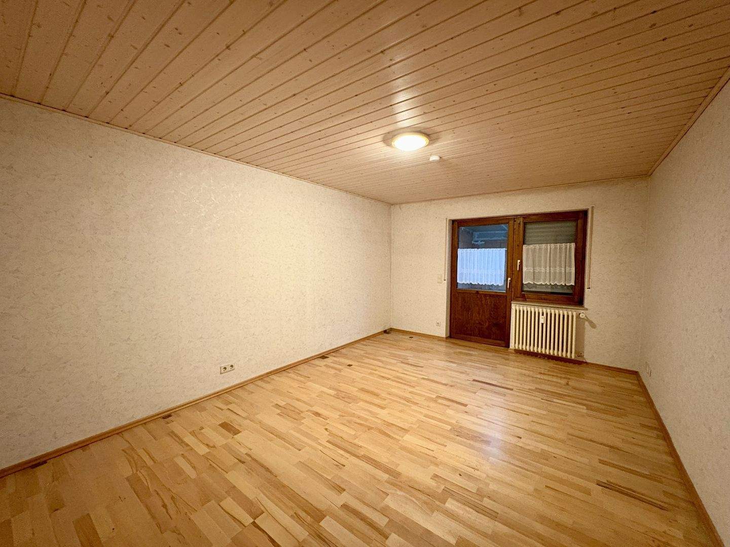 Immobilie in Hildrizhausen - 2-Familien-Haus mit Scheune für individuelle Wohnträume - Bild 4