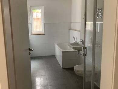 Wohnung zur Miete 1.130 € 3 Zimmer 86 m² frei ab sofort Brändströmstraße 42 Wenigenjena Jena 07749