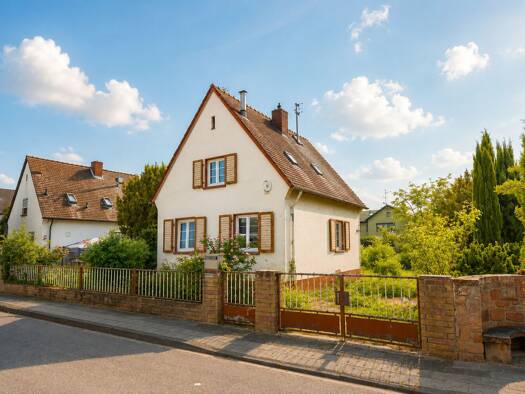 Einfamilienhaus zum Kauf 350.000 € 4 Zimmer 80 m² 697 m² Grundstück Neuhofen 67141