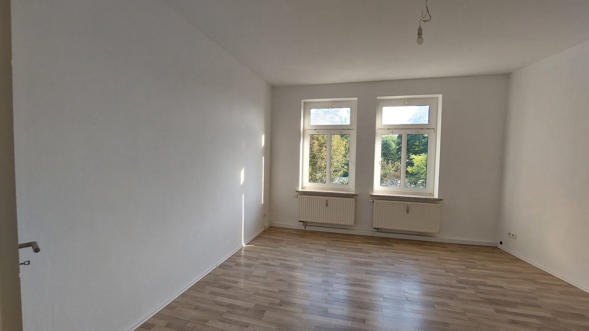 Wohnung zur Miete 500 € 4 Zimmer 83 m²<br/>Wohnfläche 1.<br/>Geschoss ab sofort<br/>Verfügbarkeit Werdau Werdau 08412