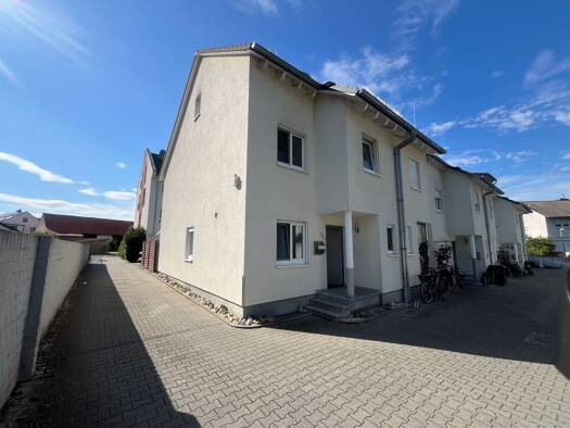 Reihenendhaus zur Miete 1.800 € 4 Zimmer 122 m² 186 m² Grundstück frei ab sofort Hausen Obertshausen 63179