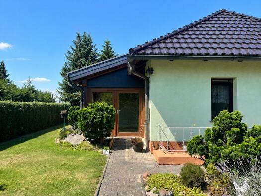 Bungalow zum Kauf 249.000 € 3 Zimmer 65,9 m² 957 m² Grundstück Sprotta-Siedlung Doberschütz 04838