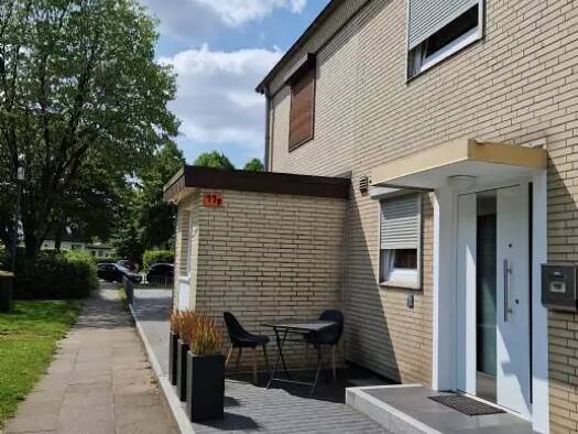 Wohnung zur Miete 1.700 € 4 Zimmer 110 m² Geschoss EG/3 frei ab 01.04.2026 Stellingen Hamburg 22527