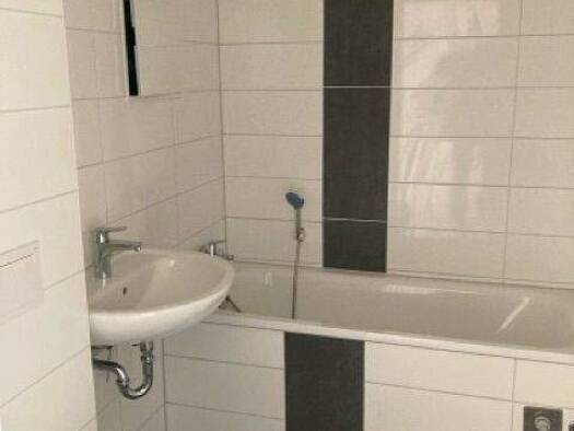 Wohnung zur Miete 371 € 3 Zimmer 57,1 m² 4. Geschoss Gustav-Jeuthe-Straße 4 Süd Dessau-Roßlau 06849