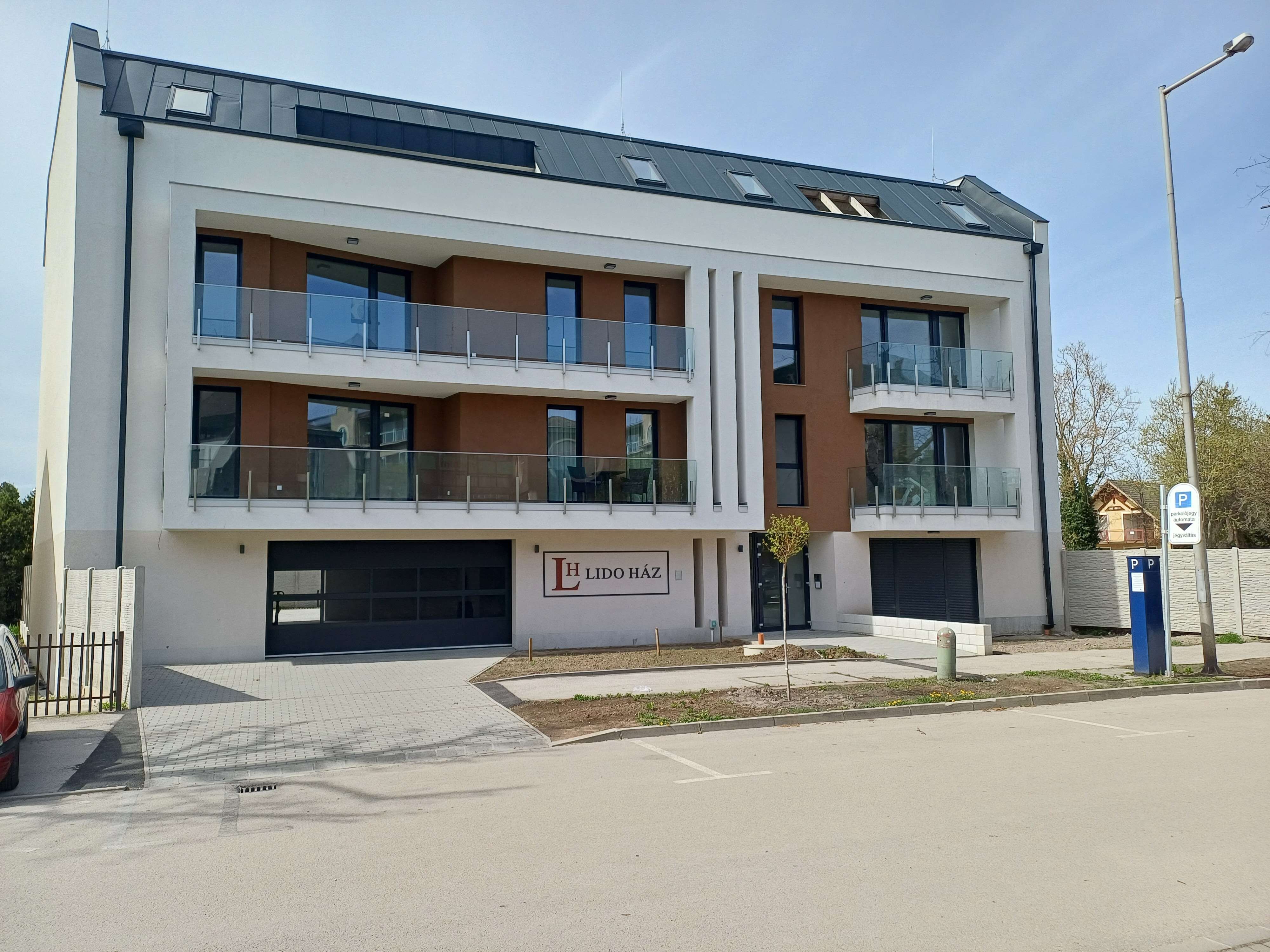 Studio zum Kauf 125.000 € 2 Zimmer 36 m²<br/>Wohnfläche 3.<br/>Geschoss ab sofort<br/>Verfügbarkeit Siófok 8600