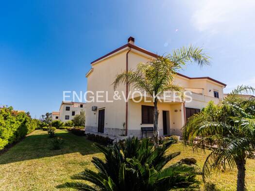 Haus zum Kauf 350.000 € 3 Zimmer 170 m² 500 m² Grundstück Via dello Sparviero 6 Siracusa 96100