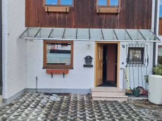 Reihenhaus zur Miete 1.800 € 4 Zimmer 97 m² 250 m² Grundstück frei ab 01.01.2026 Gelting Geretsried 82538