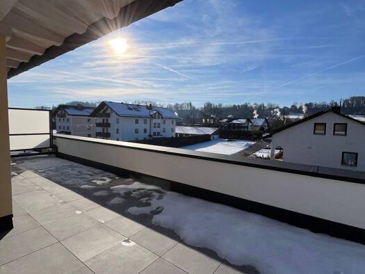 Penthouse zum Kauf - Erstbezug provisionsfrei 437.500 € 3 Zimmer 106,8 m² 2. Geschoss Kardinal-Faulhaber-Str. 1a Tittmoning 84529