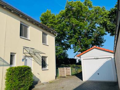 Doppelhaushälfte zum Kauf 299.000 € 5 Zimmer 143,4 m² 407 m² Grundstück Eschenbach Eschenbach i.d.OPf. 92676